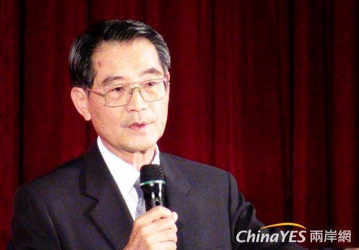 農委會主委陳武雄以貼近台灣民眾的語言向民眾宣導，獲好評，連總統馬英九也贊不決口。(兩岸網記者王定傳攝) 
