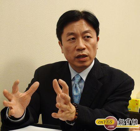 日盛投信投資長張島郎點出台股 4大止跌訊號。(鉅亨網記者王定傳攝) 