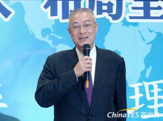 行政院長吳敦義下午和媒體茶敘時證實，行政院副院長已經決定由陳冲接任，金管會主委已經確定由第一金控董事長陳裕璋來擔任。(兩岸網記者王定傳攝)