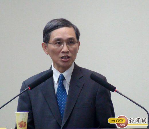 針對產創條例。經濟部長施顏祥表示，租稅獎勵對象不限企業規模與產業別，中小企業一體適用，反而對中小企業有助。(兩岸網記者王定傳攝)