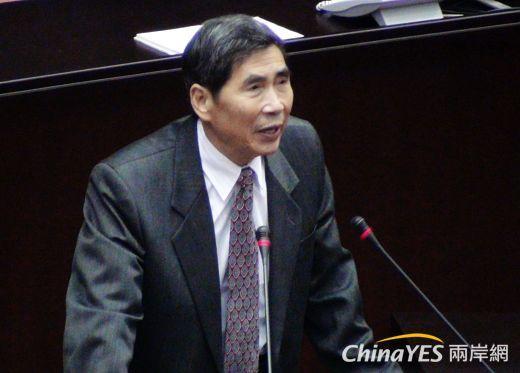 產創條例下午開始表決，民進黨團總召蔡同榮率先發言。(兩岸網記者王定傳攝)