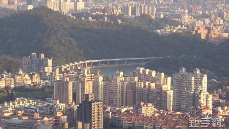 台北房市如冷凍庫 1-10月內湖交易量衰退六成最慘。(鉅亨網記者張欽發攝)