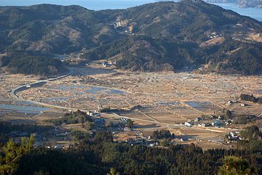  遭到海嘯毀滅性破壞後的岩手縣陸前高田市市區。  (圖：維基百科)