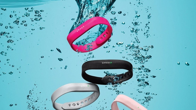 Fitbit首款超薄防水手環Flex 2。(圖：Fitbit提供)