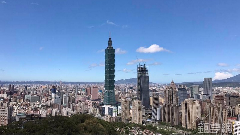 台房市寒冬太憂鬱，住展風向球已連3年不見綠燈閃。(鉅亨網記者張欽發攝)