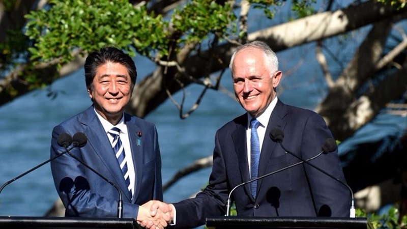 安倍與特恩布爾宣稱,向考慮退出的川普強調TPP的意義。 (圖:AFP)