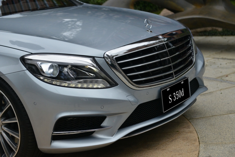 採用 AMG Line 跑車化套件，擁有更霸氣的 AMG 前下擾流，又具有鮮明的高辨識度。