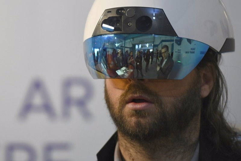 AR擴增實境也將在下一個10年快速發展。  (圖：AFP)