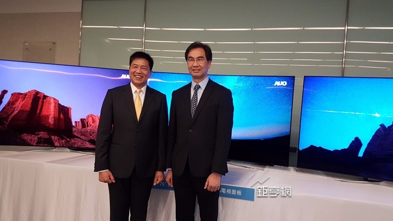 友達董事長彭双浪(左)總經理蔡國新看好下半年營運。(鉅亨網資料照)