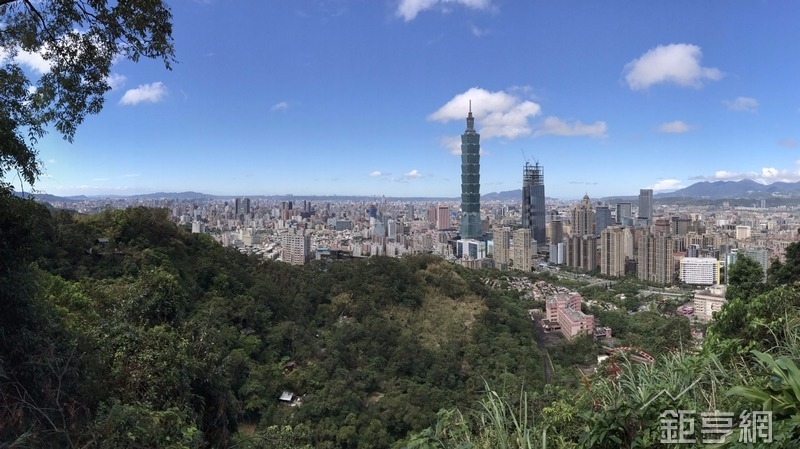 全台上半年房屋買賣移轉達12.9萬棟，年增19%。(鉅亨網記者張欽發攝)