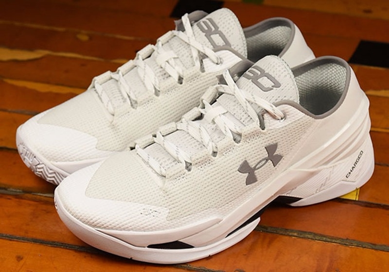 Curry 2 low chef / 圖片來源：Sneakernews