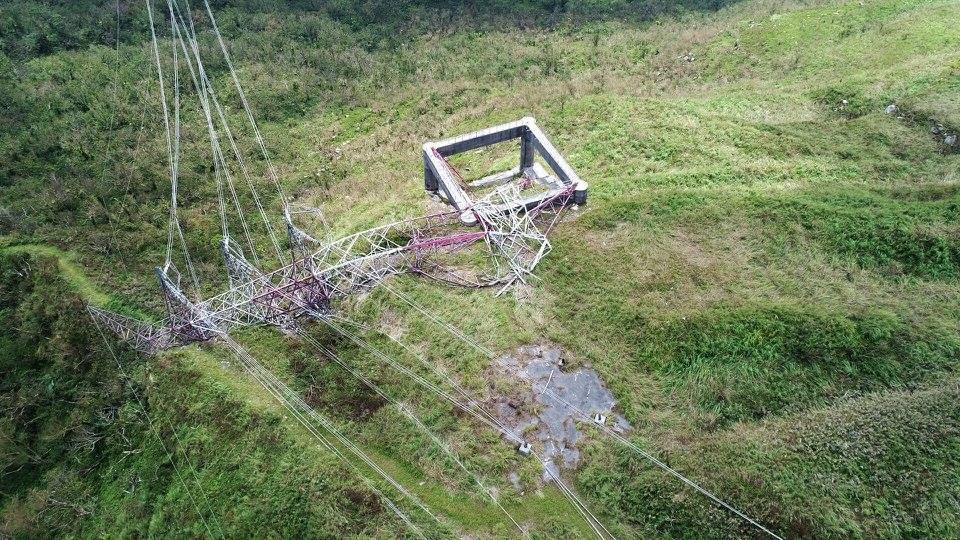 ▲尼莎颱風吹倒和平電廠 72 號鐵塔，近兩周供電減少 130 萬瓩。（圖／取自經濟部臉書）