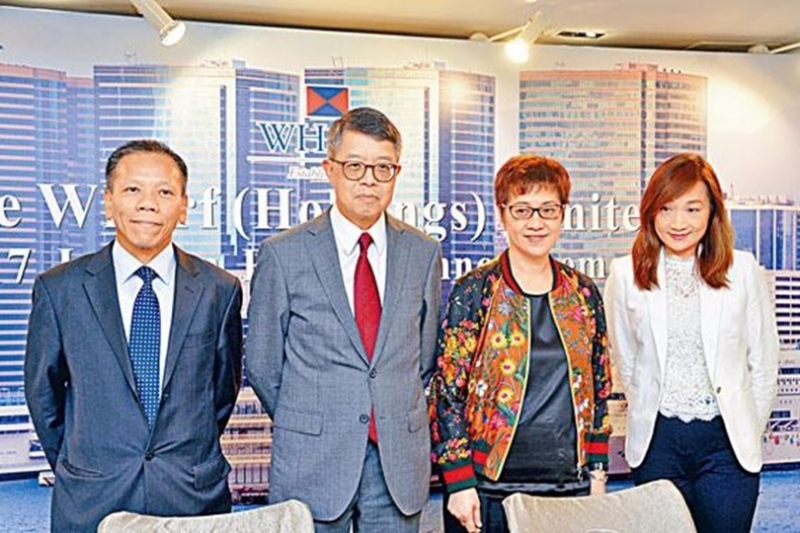 吳天海（左二）指，分拆是想將九倉業務一分為二。  圖片來源：香港文匯報