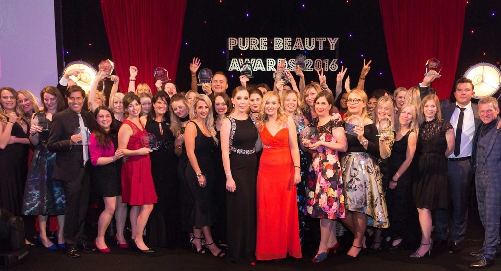 ▲台灣保養品Venus Skin維納斯，今年獲英國Pure Beauty Awards提名最佳創新保養品殊榮。（圖／2016 pure beauty awards 頒獎典禮合影）