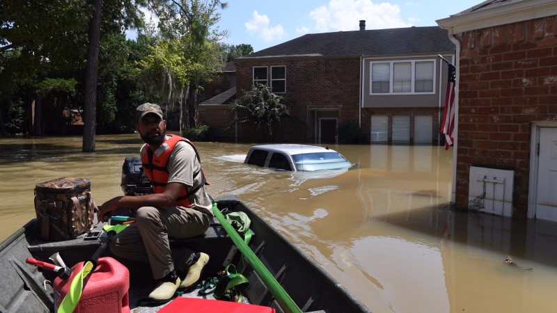 哈維颶風造成德州休士頓嚴重淹水。(AFP)