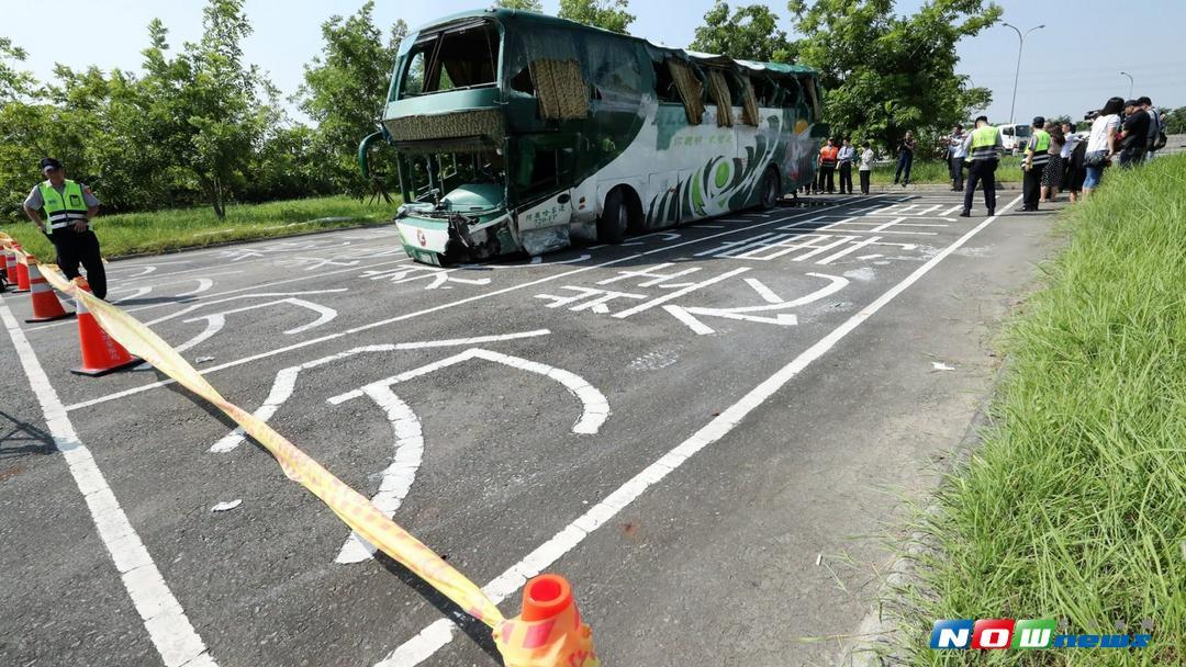 ▲國道公路警察隊第五公路警察大隊副大隊長范楊健表示，肇事車輛為阿羅哈客運。（圖／記者宋德威攝 , 2017.09.12）