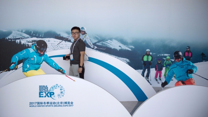 2017國際冬季運動北京博覽會,中國官方認為冬奧舉辦將推升冰雪產業於2025年冰雪產業總規模突破上兆人民幣。(圖:AFP)