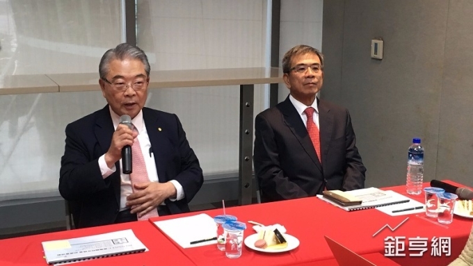 仁寶擺脫樂視呆帳,股價揚升,圖左為董事長許勝雄,圖右是總經理陳瑞聰。(鉅亨網資料照)