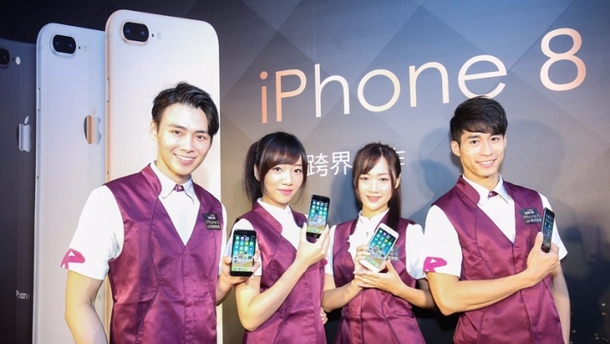 台灣之星舉辦iPhone 8尊榮首賣。(圖：台灣之星提供)