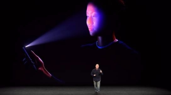 (圖三：蘋果新款手機人臉辨識的功能，AFP)