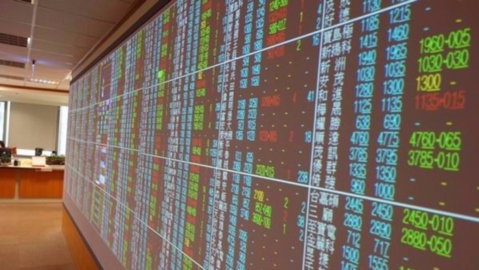 台股Q4審慎樂觀 i8/X銷售左右電子股走勢 新應用值得布局