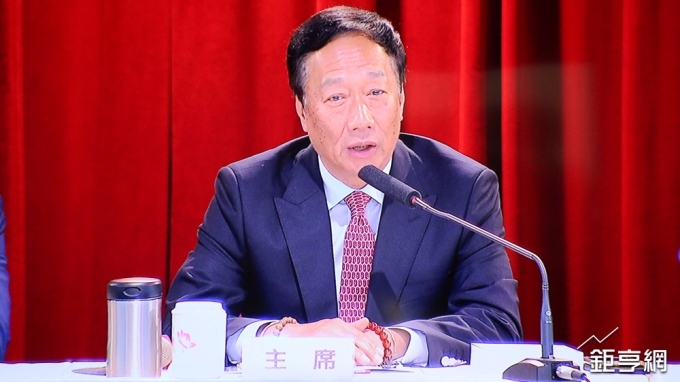 〈iX好威〉預購超火熱 鴻海大吃補 股價站回5日線