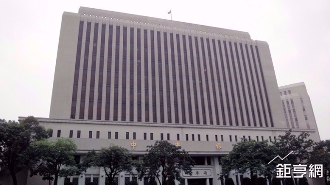 央行呼籲民眾採行加值電子票證 取代硬幣零錢使用