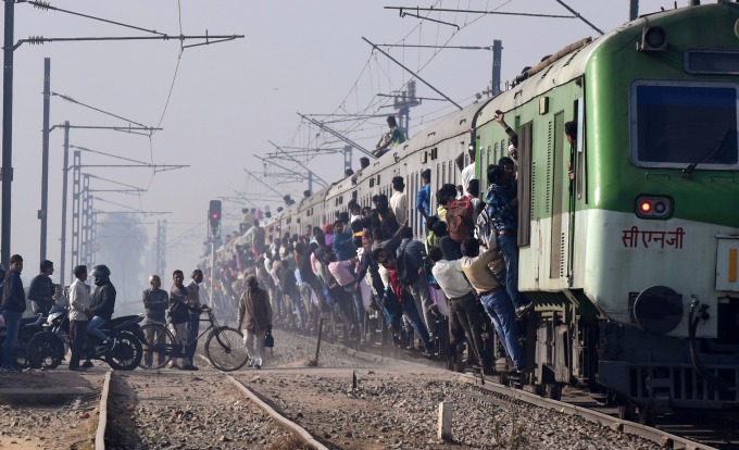 光看火車移動人數無法完整呈現經濟成長模式      （圖:AFP）