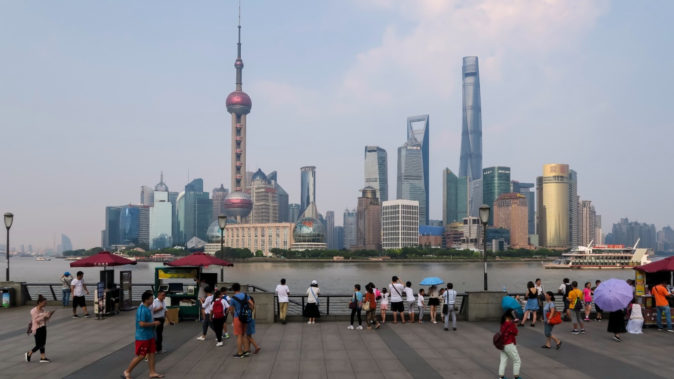 Погода в шанхае в апреле. Chunmin Шанхай. Население Актобе Шанхай. Шанхай климат. Шанхай пляж.