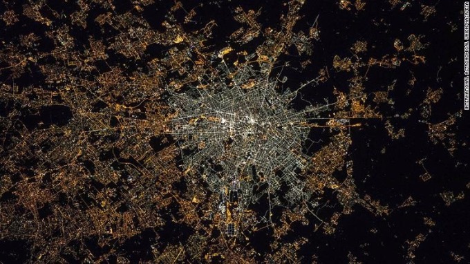 米蘭的夜晚衛星圖      （圖取自NASA）