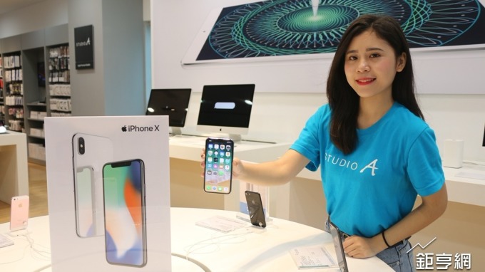 〈2017大事回顧〉蘋果十周年紀念款iPhone X近年底才上市 蘋概旺季遞延