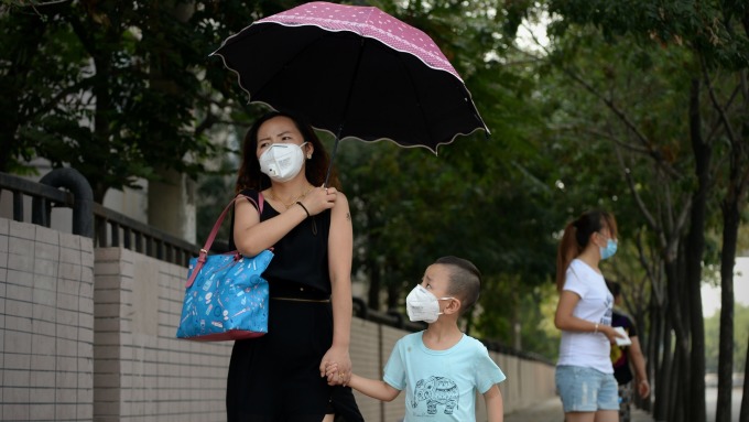天津發布空汙黃色預警。(圖：AFP)