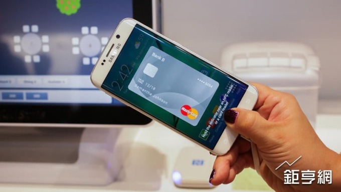 Samsung Pay家樂福消費居冠 年輕人買電動車比例也上升