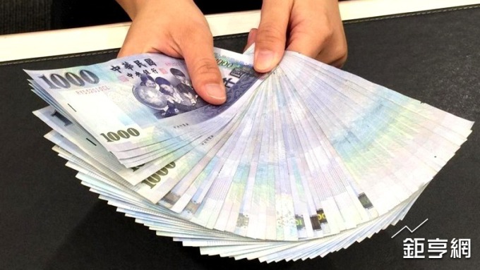 新台幣匯率挑戰28元 銀行搶推優利存款助資金保值