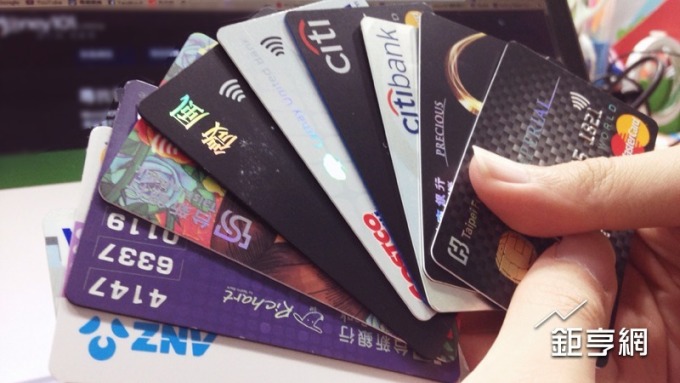春節連假出國旅遊 刷這5張信用卡免費優惠最多