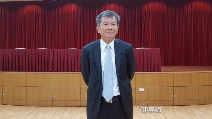 〈台股狗年開紅盤〉晶電站回50元大關 強勢領軍LED族群上攻