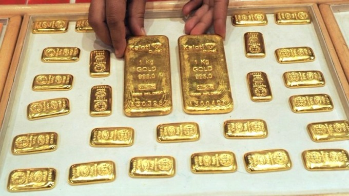 最近一周對沖基金等大型投資者削減了黃金的「看漲」頭寸。 (圖：AFP)