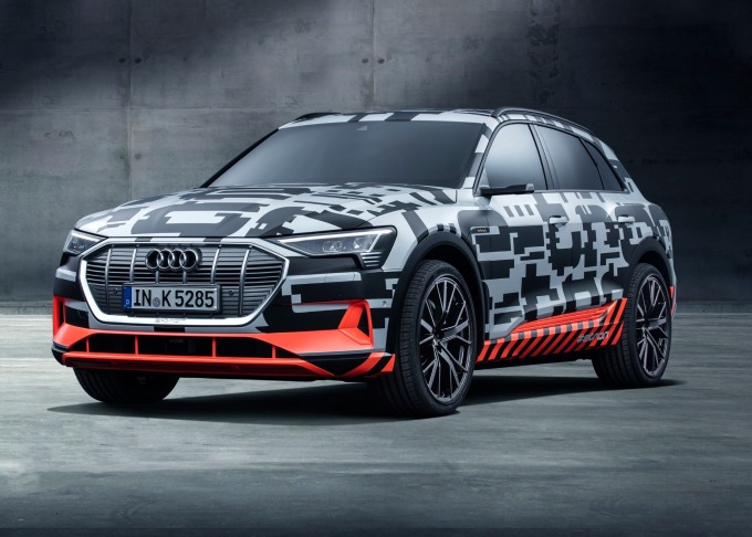 Audi 於日內瓦車展揭露Audi e-tron 首部純電SUV原型車，年底上市。(圖：奧迪提供)