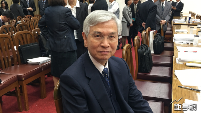 〈楊金龍看國內經濟〉示警薪資成長停滯 恐衝擊民間消費