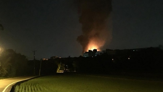 敬鵬桃園平鎮廠今天晚間發生火警。(圖：網友提供)