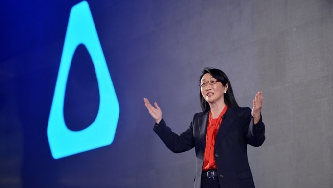 〈宏達電營業報告〉智慧手機串起5G新生態 王雪紅:未來將以不同形式出現
