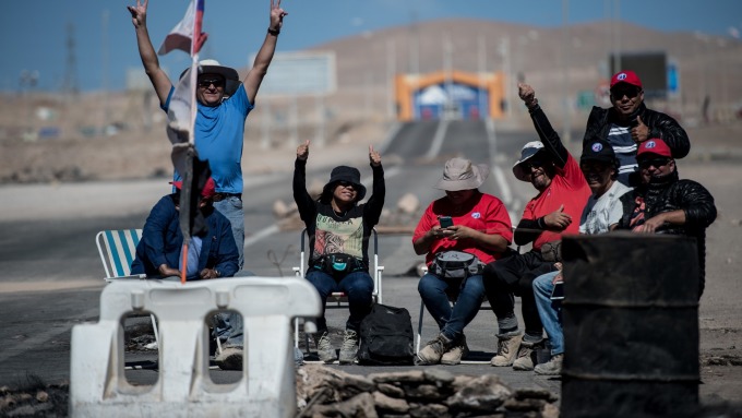 去年8月智利escondida铜矿区发生大罢工.(图:afp)