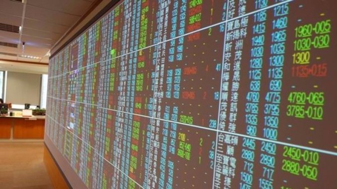 台股盤中─超級股東會缺主流帶隊族群 短線恐回測10日線支撐