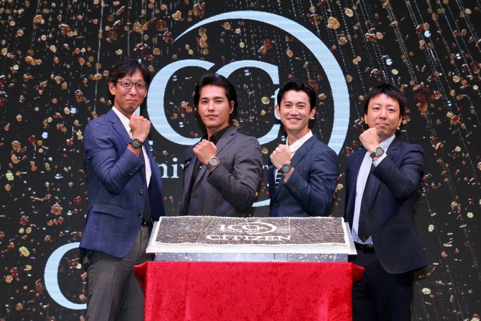 【CITIZEN】歡慶CITIZEN一百週年,由(左起)台灣分公司總經理星崇史先生、代言人藍正龍、吳慷仁及CITIZEN亞洲區總經理重里周平先生以蛋糕致敬時光