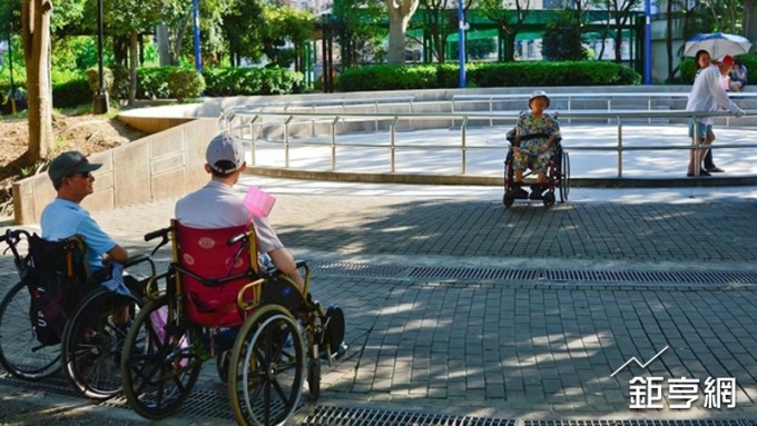 賣投資型保單給逾70歲高齡者 明年起須錄影音存證