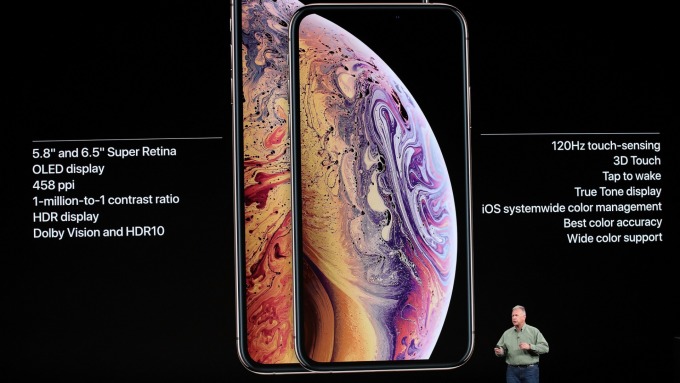 蘋果押寶iPhone XR，傳鴻海鄭州廠日產約30萬支。(鉅亨網資料照)