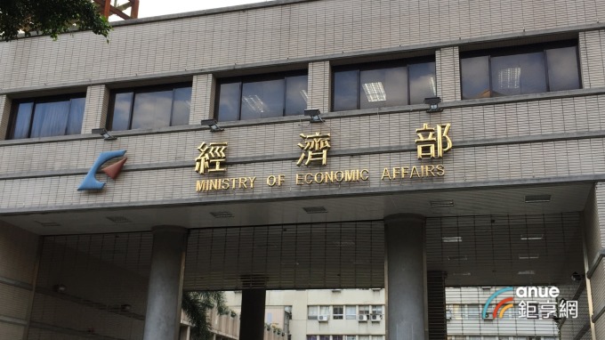 智慧手機出貨 8月批發業營業額歷年同月新高 9月可望續增溫