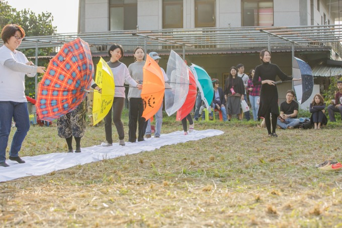 築夢個人組首獎羅元鴻先生鼓勵青年返鄉，舉辦「小地藝術節」，尋回人與土地間的連結與情感