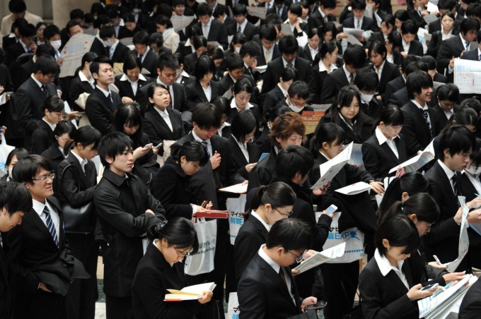 參加求職活動的日本大學生 （圖片來源:）