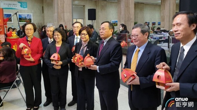 〈金融業新春團拜〉台銀董座:豬年經濟成長緩慢 仍看好景氣可穩步向上